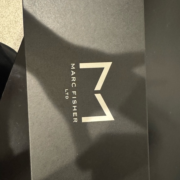 Marc Fisher LTD Classic Black Heels - Picture 5 of 6